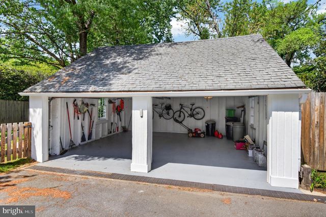 4305 BRADLEY LN, Chevy Chase, MD 20815