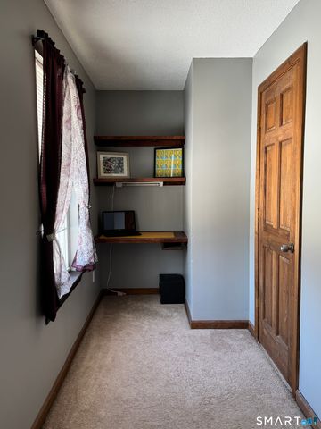 70 Crandall Lane, Canterbury, CT 06331