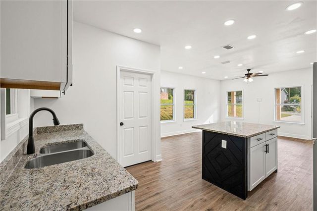 1561 Phillips Lane, Mobile, AL 36618