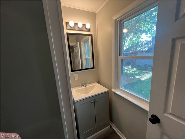 3421 W 60th Street, Cleveland, OH 44102