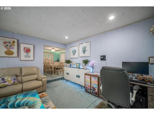 4496 JANICE Ave Ne, Salem, OR 97305