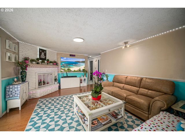 4496 JANICE Ave Ne, Salem, OR 97305