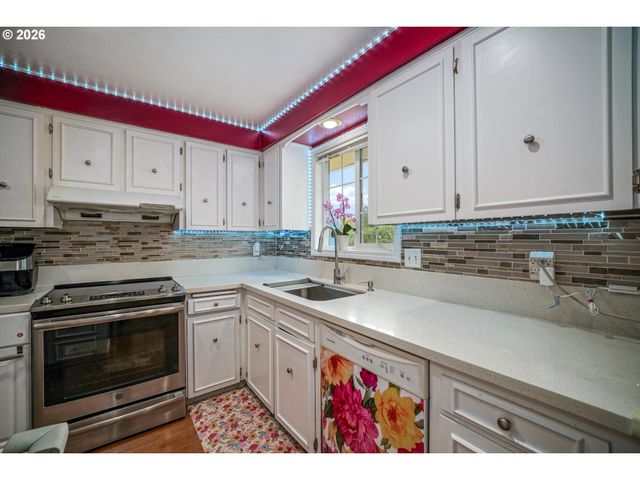 4496 JANICE Ave Ne, Salem, OR 97305