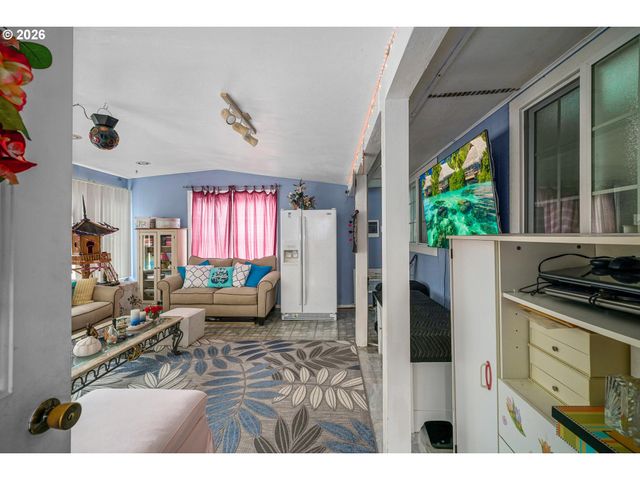 4496 JANICE Ave Ne, Salem, OR 97305