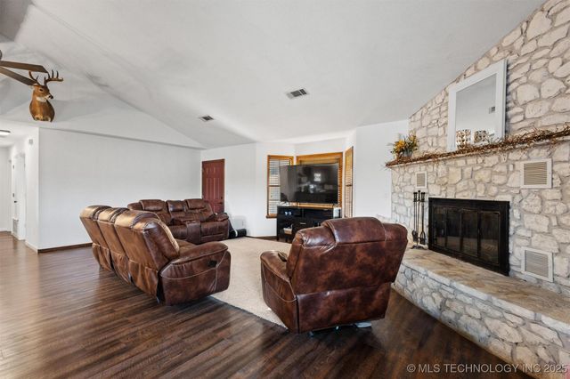 17428 Cumberland Road, Madill, OK 73446