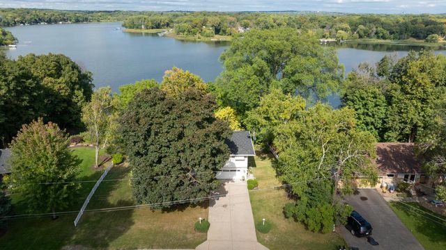 7339 Frontier Trail, Chanhassen, MN 55317