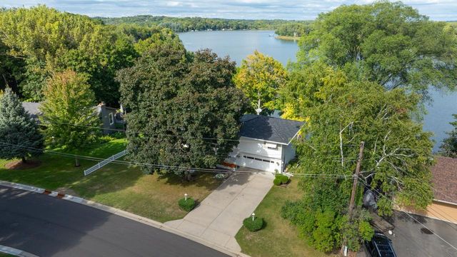 7339 Frontier Trail, Chanhassen, MN 55317