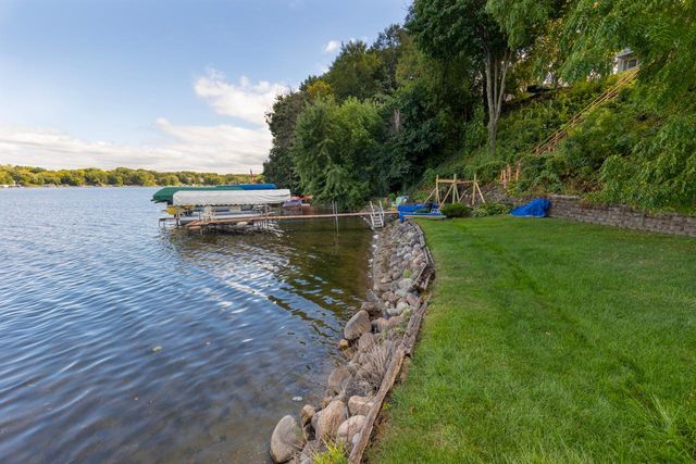 7339 Frontier Trail, Chanhassen, MN 55317