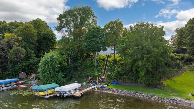 7339 Frontier Trail, Chanhassen, MN 55317
