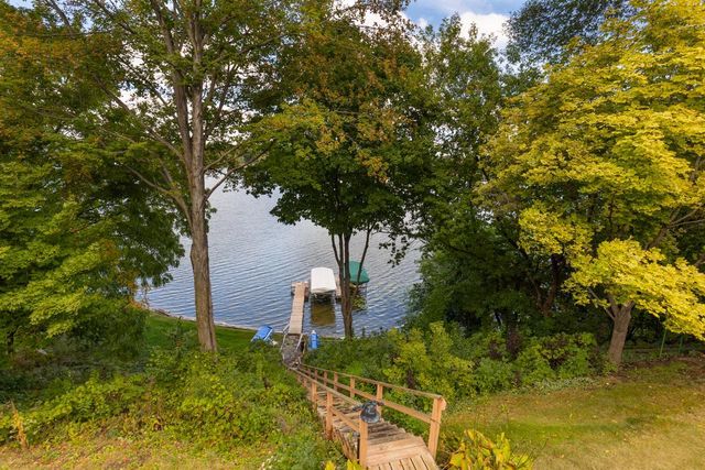 7339 Frontier Trail, Chanhassen, MN 55317
