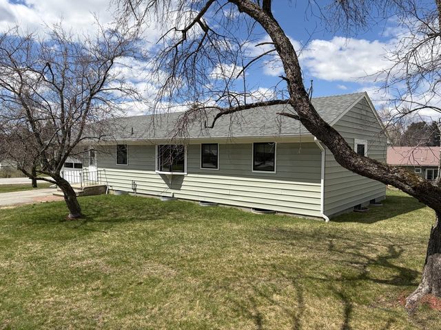 17 Fairwood Heights, Morristown, VT 05661