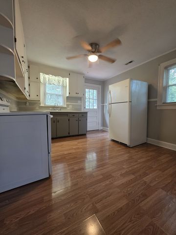 211 Rushwood Dr, Murfreesboro, TN 37130