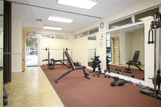 17890 W Dixie Hwy 519 Hwy 519, North Miami Beach, FL 33160