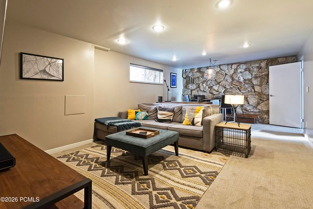 3651 E Oakview Drive, Millcreek, UT 84124