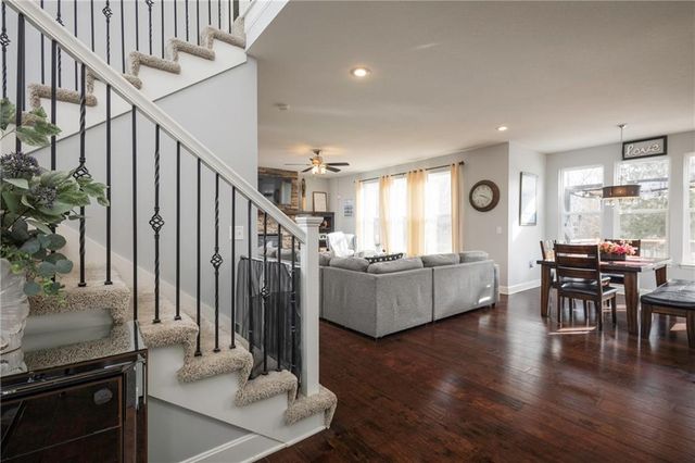 629 Oakmont Drive, Warrensburg, MO 64093