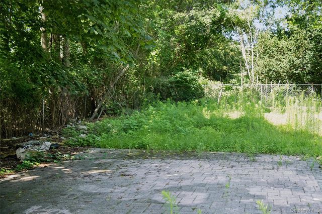 71 11th Avenue, Huntington Station, NY 11746