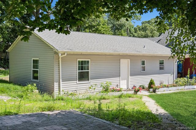 71 11th Avenue, Huntington Station, NY 11746