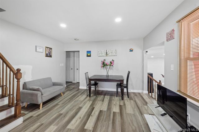 71 11th Avenue, Huntington Station, NY 11746