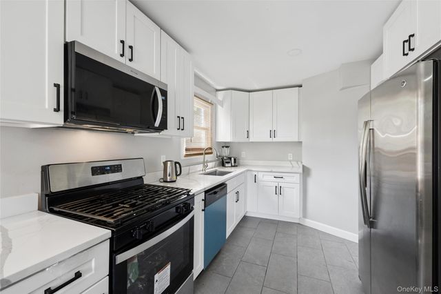 71 11th Avenue, Huntington Station, NY 11746