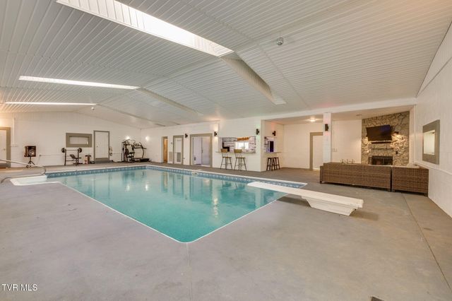 748 Cripple Creek Road, Watauga, TN 37694