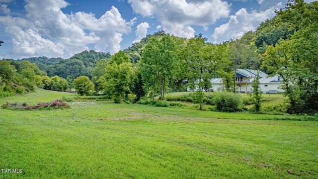 748 Cripple Creek Road, Watauga, TN 37694