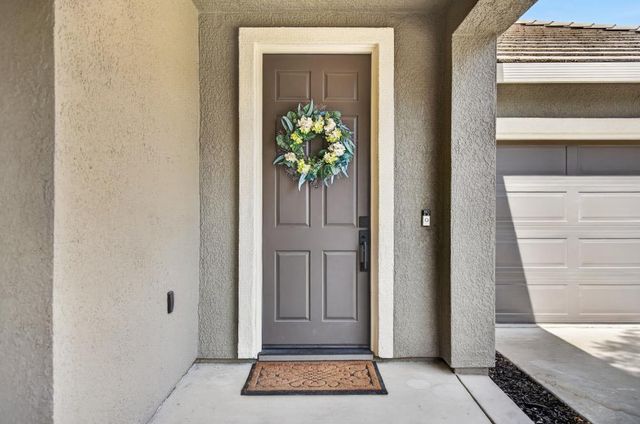 2742 Kalamer Way, Sacramento, CA 95835