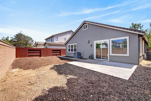 2742 Kalamer Way, Sacramento, CA 95835
