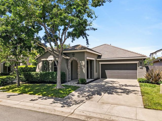 2742 Kalamer Way, Sacramento, CA 95835