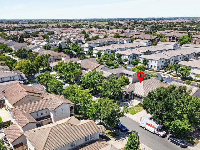 2742 Kalamer Way, Sacramento, CA 95835