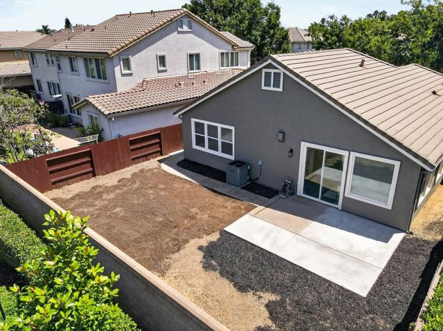 2742 Kalamer Way, Sacramento, CA 95835