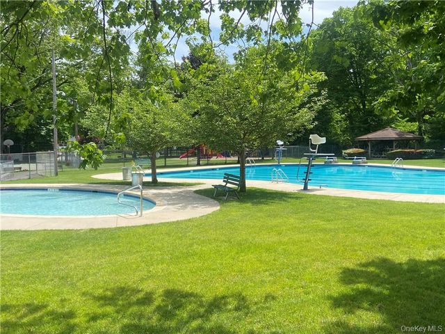 17 Harriman Avenue, Sloatsburg, NY 10974