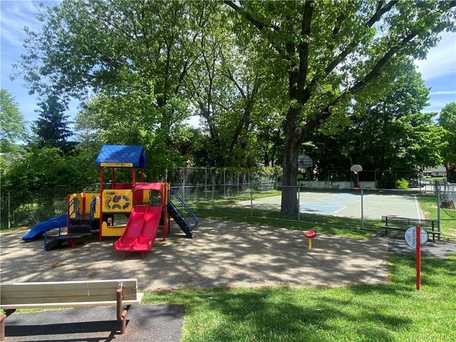 17 Harriman Avenue, Sloatsburg, NY 10974