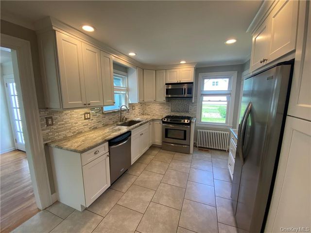 17 Harriman Avenue, Sloatsburg, NY 10974