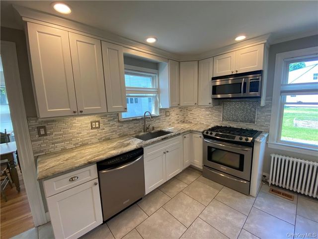 17 Harriman Avenue, Sloatsburg, NY 10974