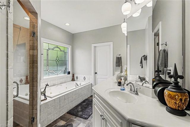4386 Ashton Oaks Court, High Point, NC 27265