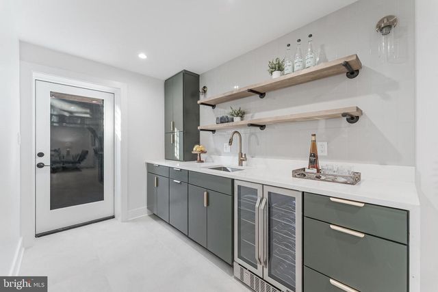 5735 4TH ST S, Arlington, VA 22204