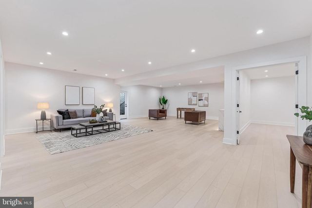 5735 4TH ST S, Arlington, VA 22204