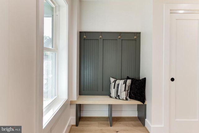 5735 4TH ST S, Arlington, VA 22204