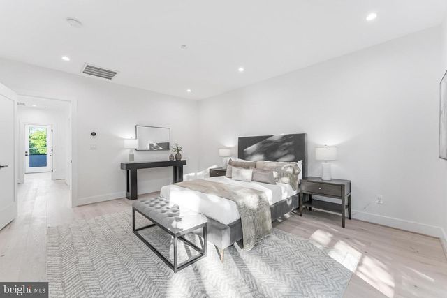 5735 4TH ST S, Arlington, VA 22204