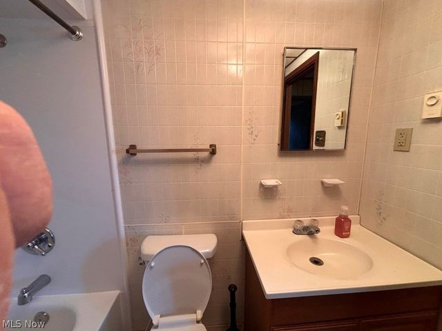 2392 Cherry Hill Road, Wheeling, WV 26003
