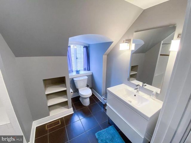 525 W STATE ST, Kennett Square, PA 19348