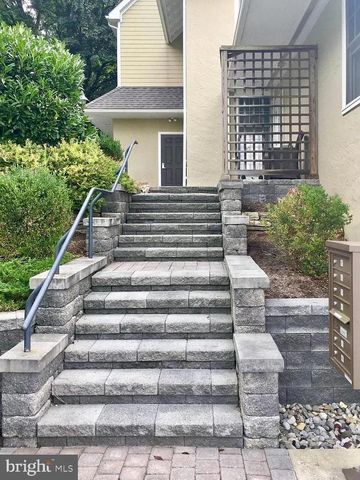 525 W STATE ST, Kennett Square, PA 19348