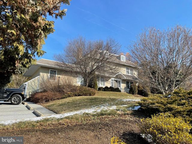 525 W STATE ST, Kennett Square, PA 19348