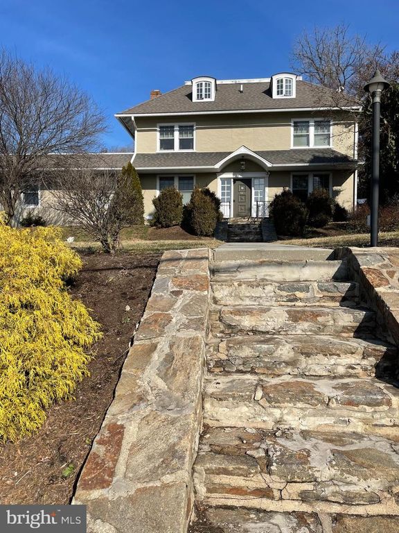 525 W STATE ST, Kennett Square, PA 19348