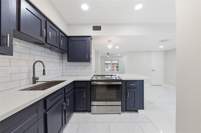 515 Tallowood Road 15, Houston, TX 77024