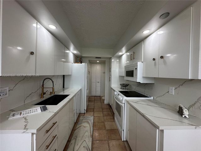 1200 Saint Charles Pl 618, Pembroke Pines, FL 33026