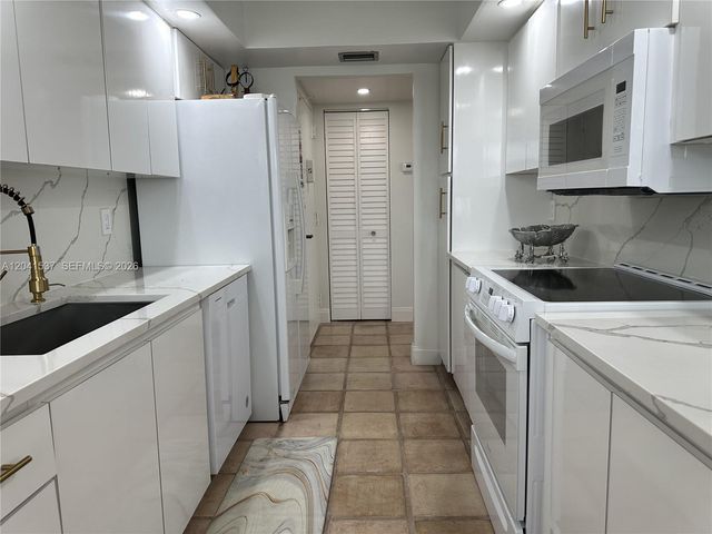 1200 Saint Charles Pl 618, Pembroke Pines, FL 33026