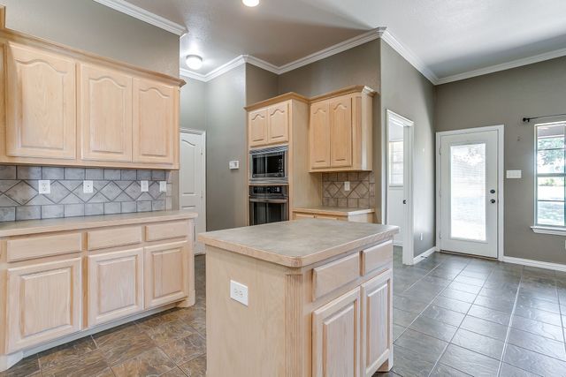 550 Sandlin Lane, Springtown, TX 76082