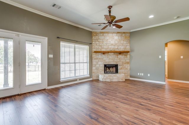 550 Sandlin Lane, Springtown, TX 76082