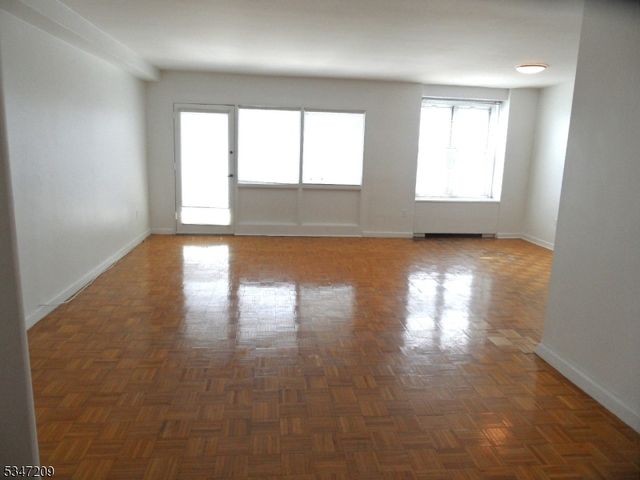 276 Prospect St 8H, East Orange City, NJ 07017